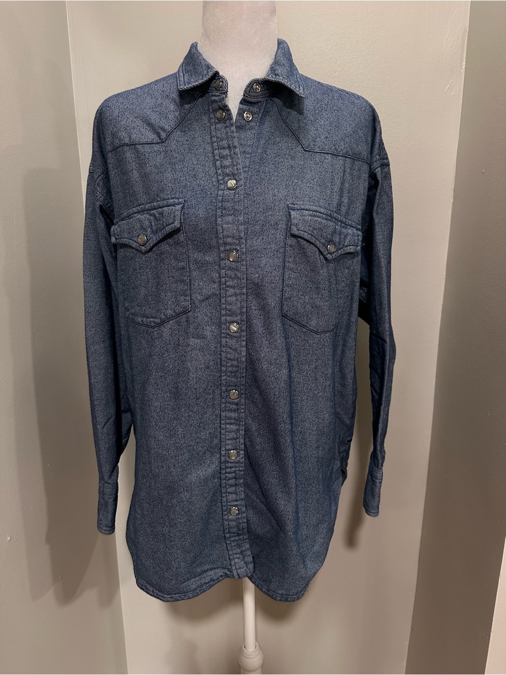 J. Crew Women’s Relaxed Fit Blue Denim Button-Down Shirt. Size S.